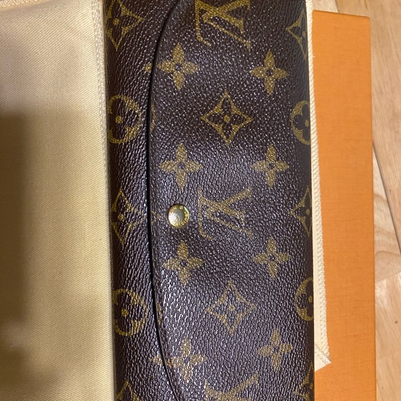 Louis Vuitton monogram wallet - Picture 1 of 9